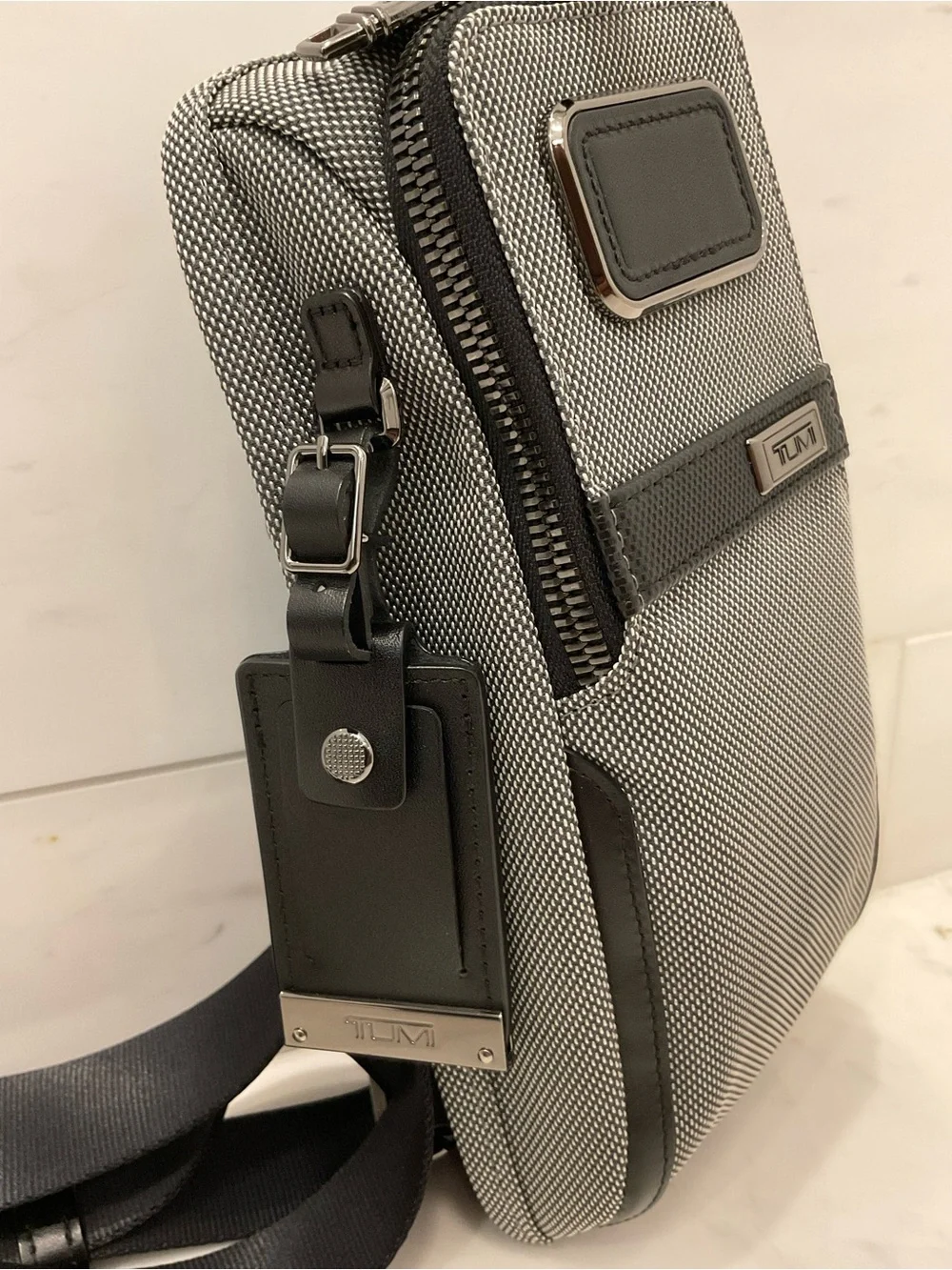 NEW Tumi ALPHA X 10.5” Polyester & Nylon Compact Sling Crossbody - METEOR GRAY❗️